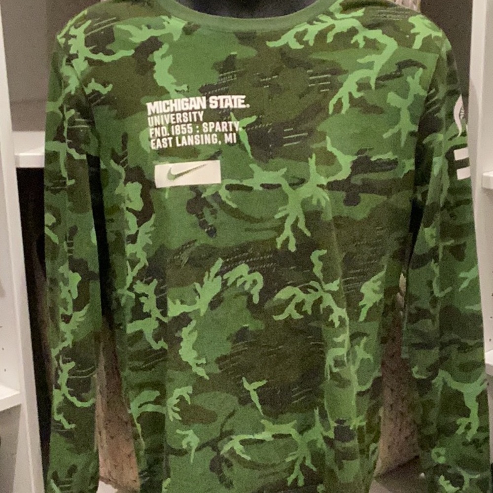 Like new Nike Michigan State long sleeve shirt
